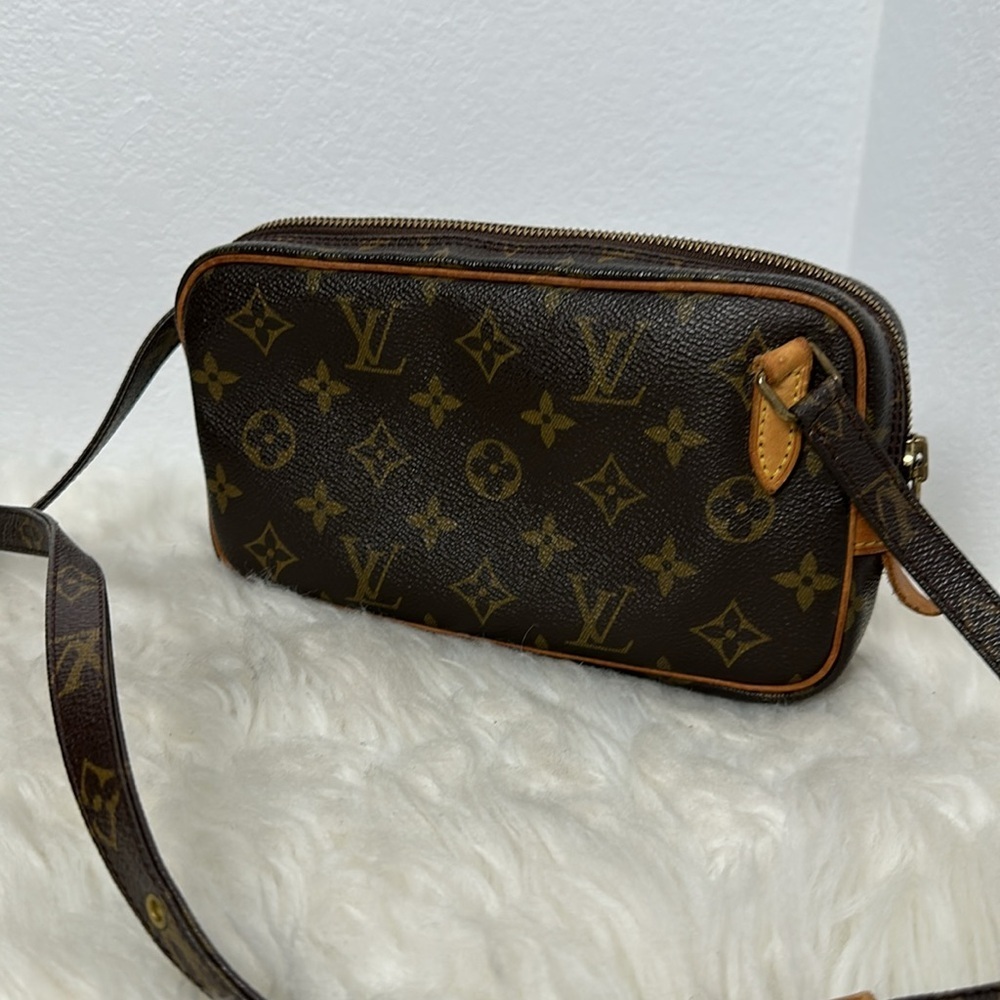 💯 Authentic Louis Vuitton Monogram Pochette🍀 - Picture 12 of 17